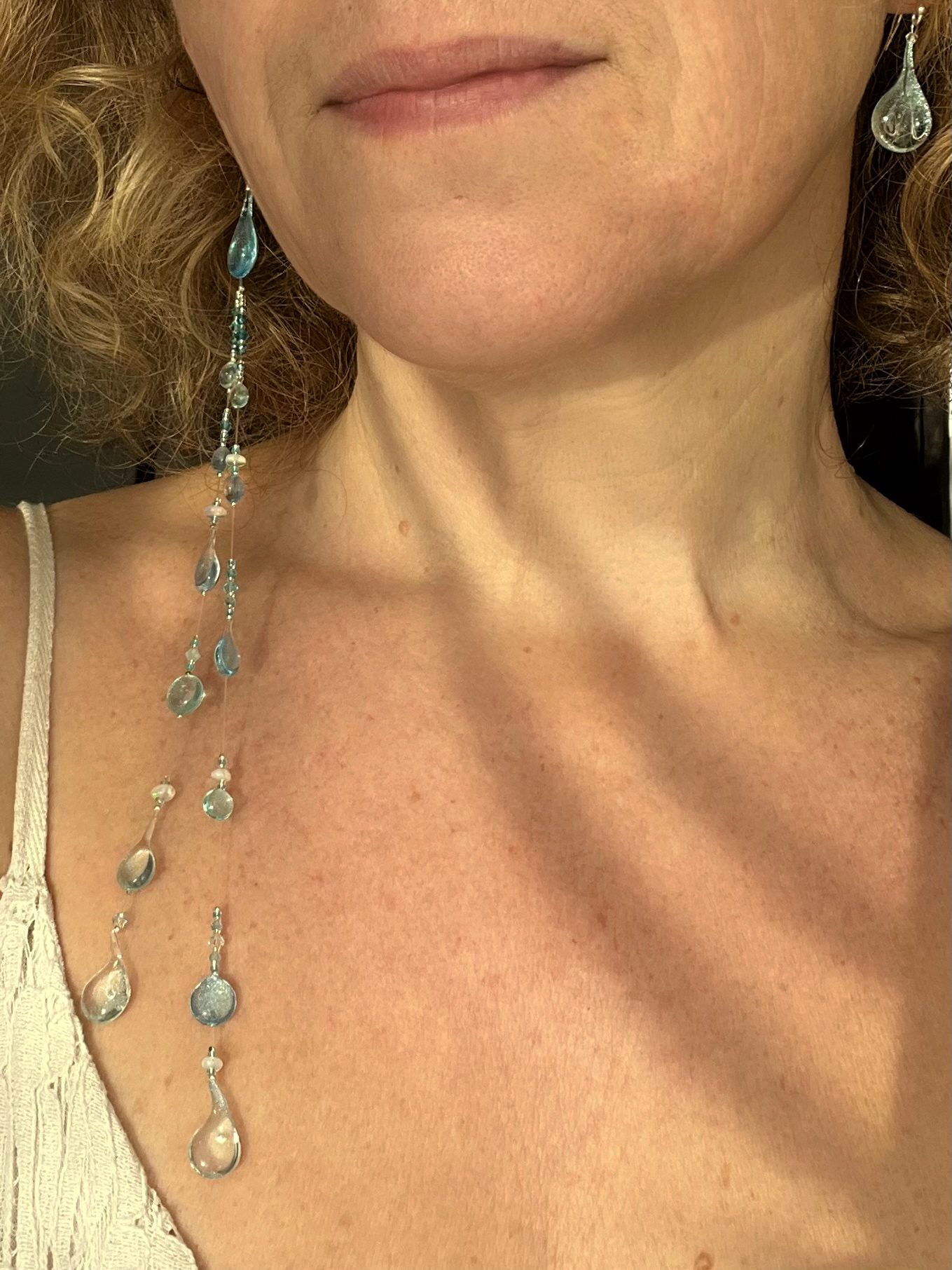 Boucles d’oreilles Vertige Arctic Glow (Asymétriques Perlées) – Image 3